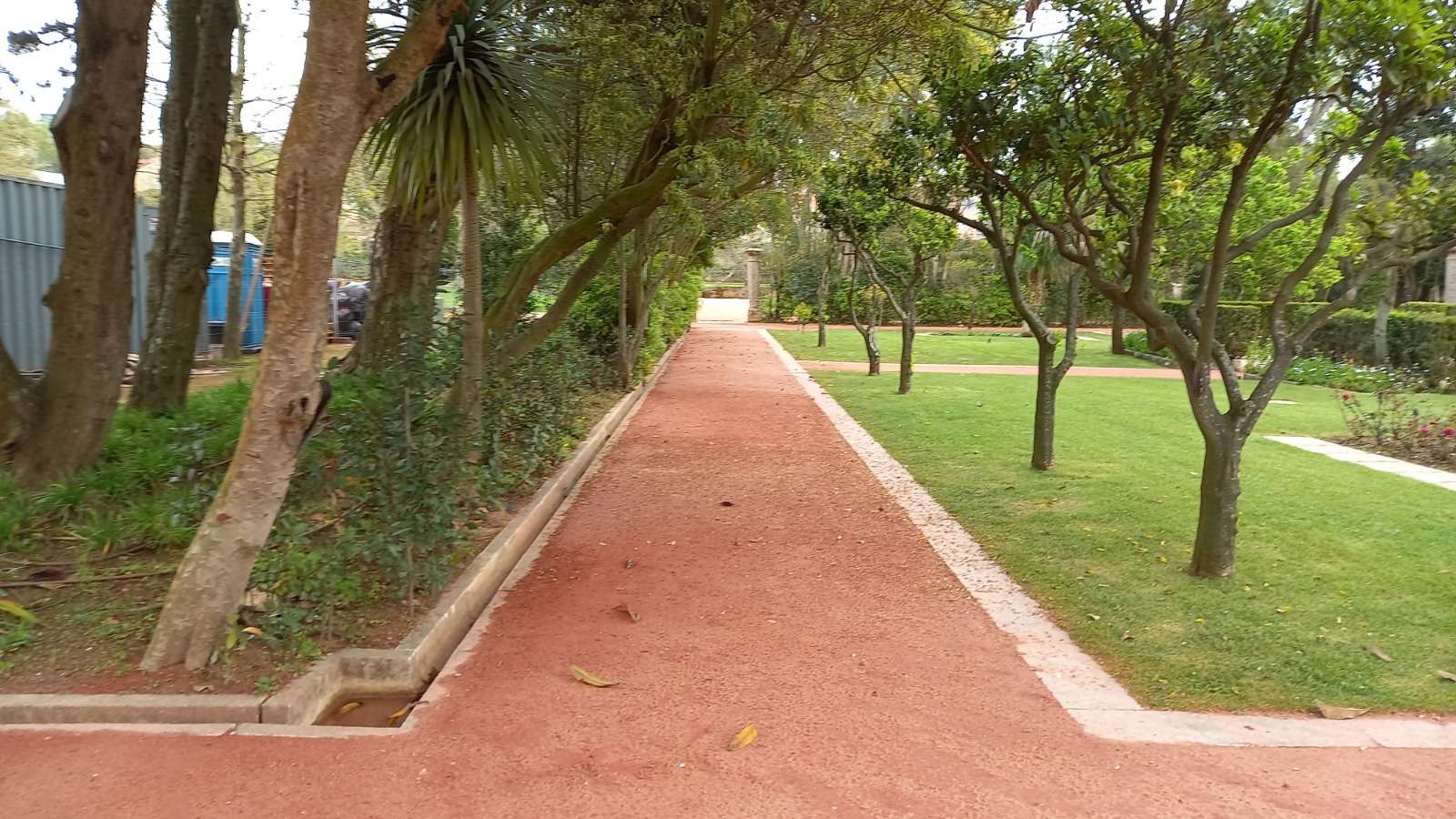 Pavimento em saibro do Palácio Marquês de Pombal